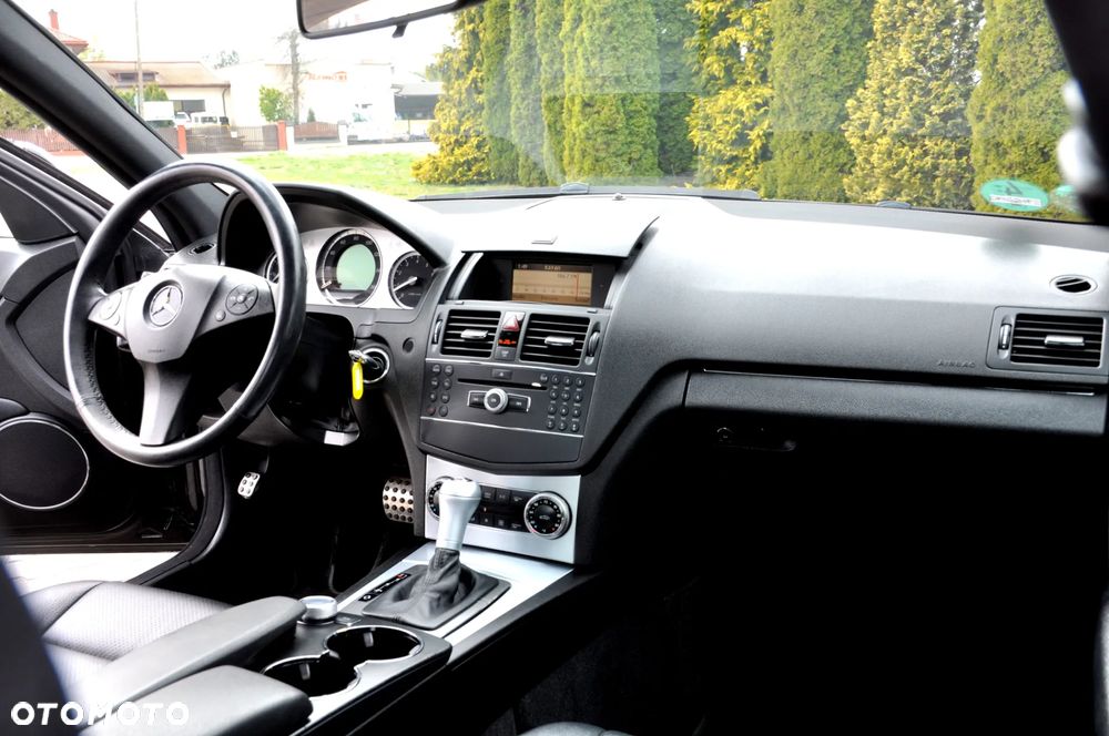 Mercedes-Benz Klasa C 300 7G-TRONIC SPORT EDITION - 32