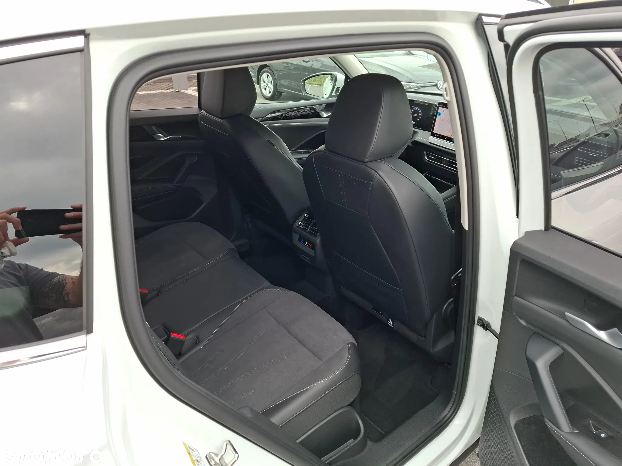 Volkswagen Tiguan 2.0 TDI SCR Elegance DSG - 8