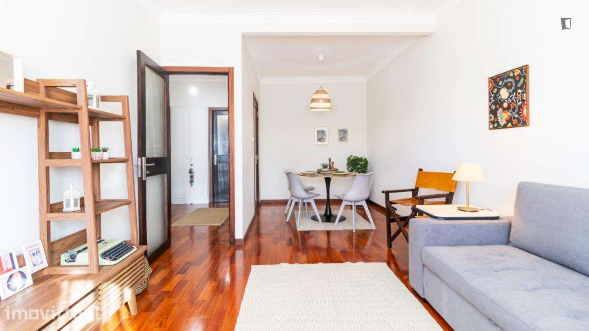 Apartamento com 2 quartos - localizado em Paranhos Porto - Grande imagem: 3/11