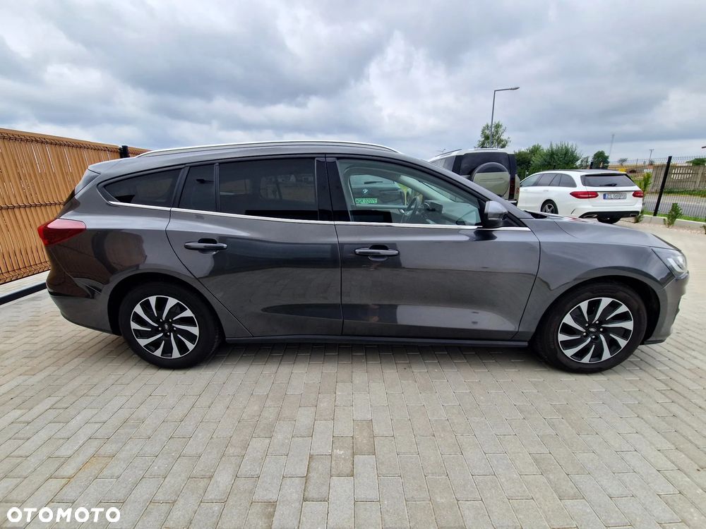 Ford Focus 1.0 EcoBoost Titanium - 16