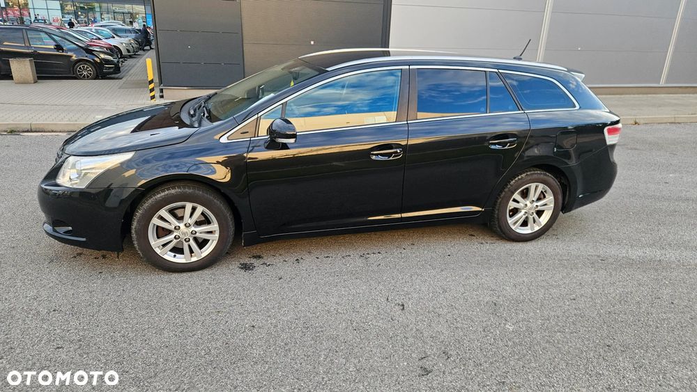 Toyota Avensis 2.0 D-4D Premium - 21