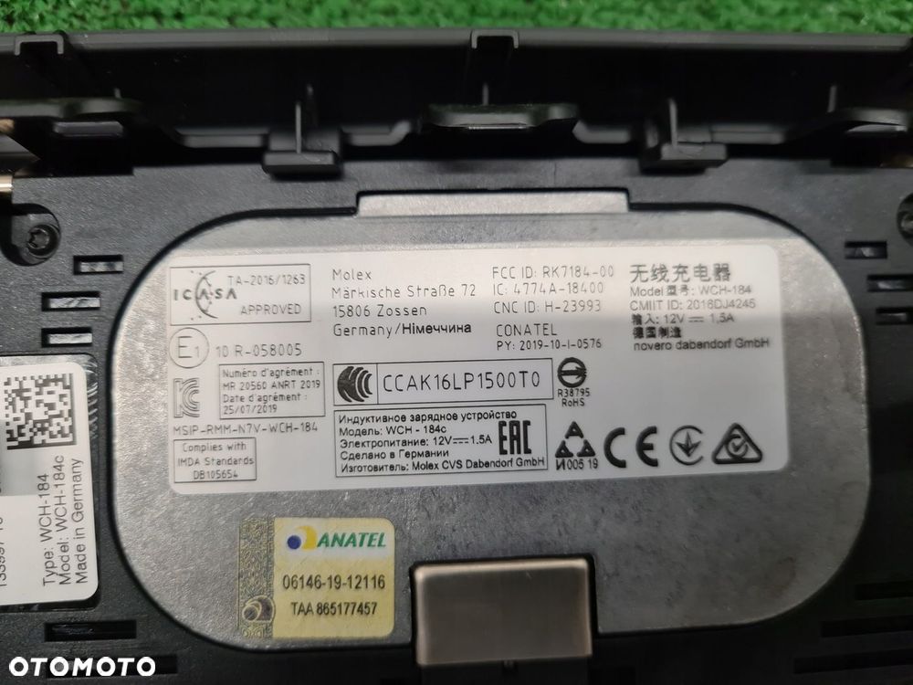 BMW M3 G80 ŁADOWARKA INDUKCYJNA W PODŁOKIETNIKU 6806850 5A1DC84 - 5