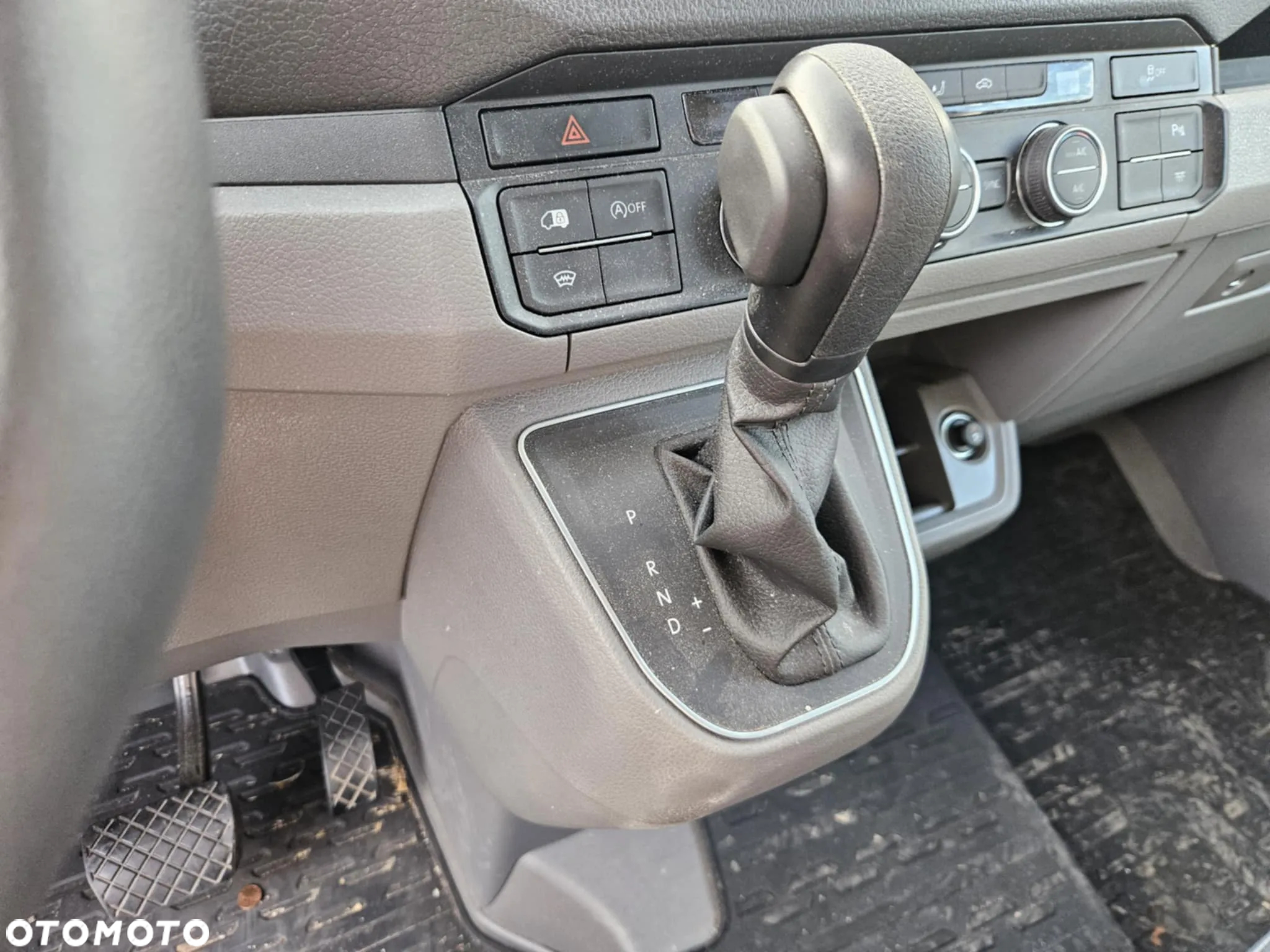 Volkswagen CRAFTER  2.0 TDI 180kM AUTOMAT 2024 ROK - 10