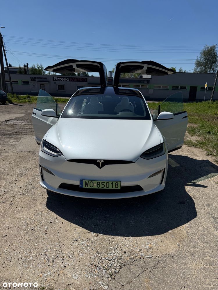 Tesla Model X - 7