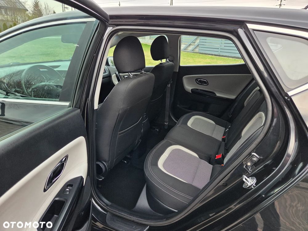 Kia Ceed 1.6 GDI ISG Dream Team Edition - 27