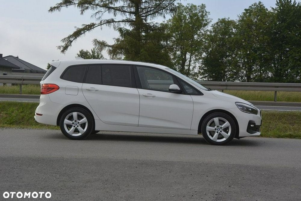 BMW Seria 2 218d Sport Line - 11