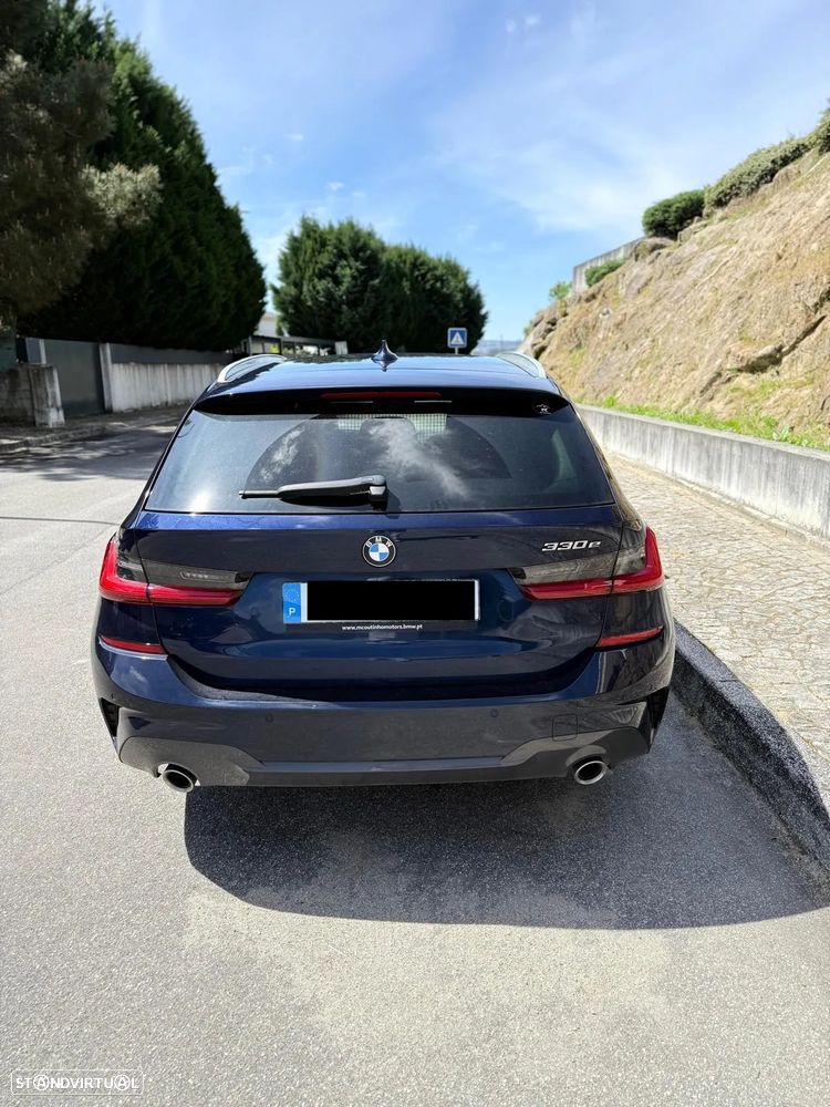 BMW 330 e Pack Desportivo M Auto - 4