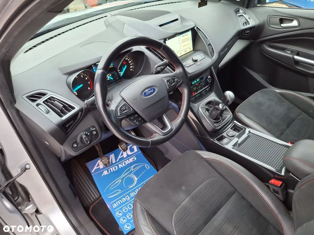 Ford Kuga 1.5 EcoBoost 2x4 ST-Line - 17