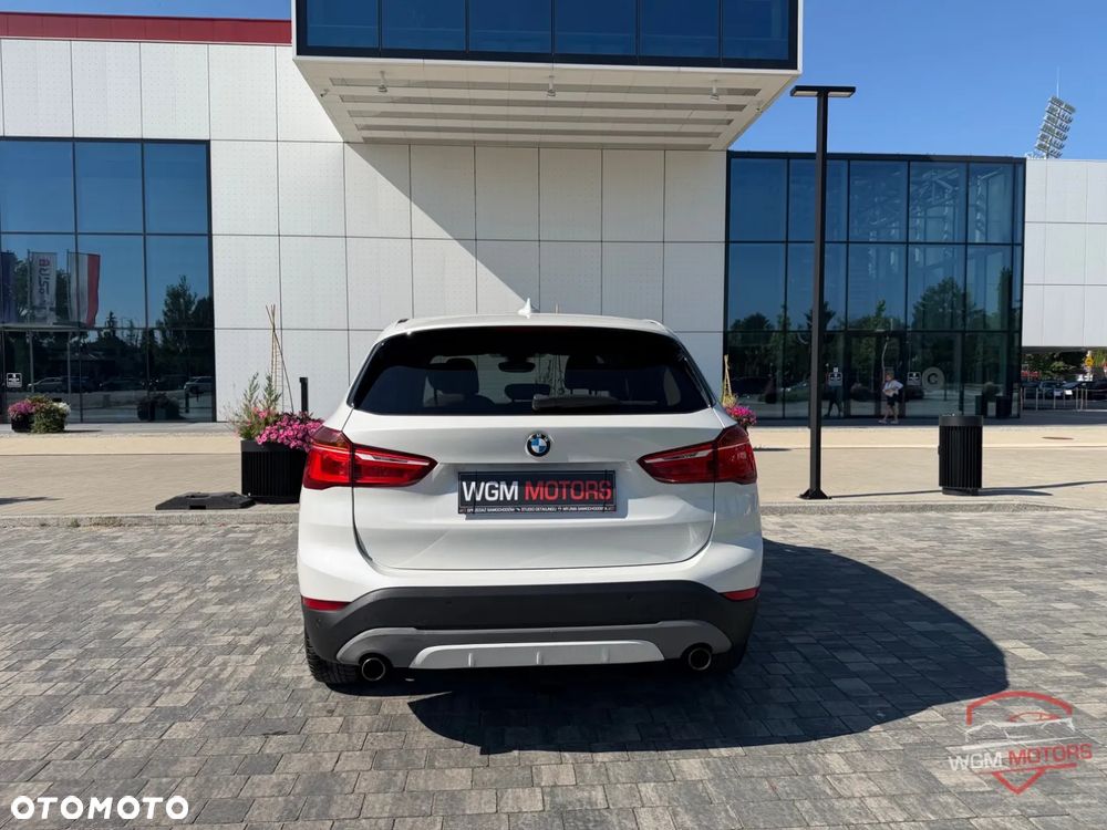 BMW X1 xDrive20i Advantage - 6