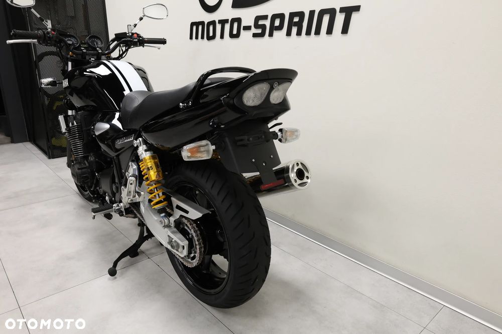 Yamaha XJR - 15