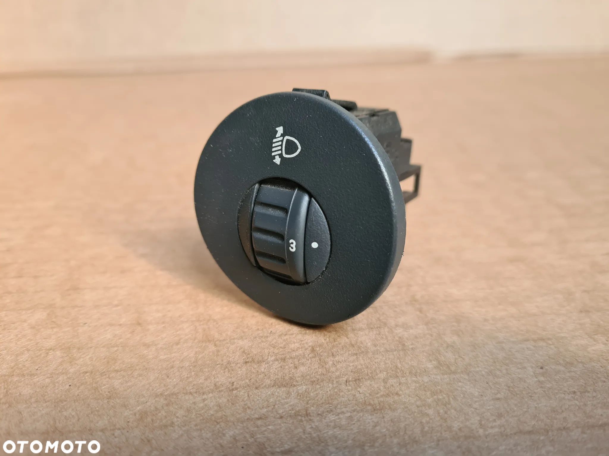 IVECO DAILY 3 99-06 włącznik przełącznik regulacja poziomu lamp lampy - 1