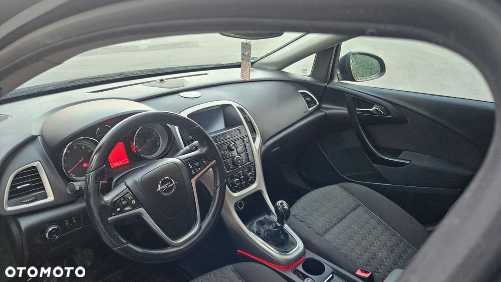 Opel Astra 1.4 Turbo 150 Jahre - 24