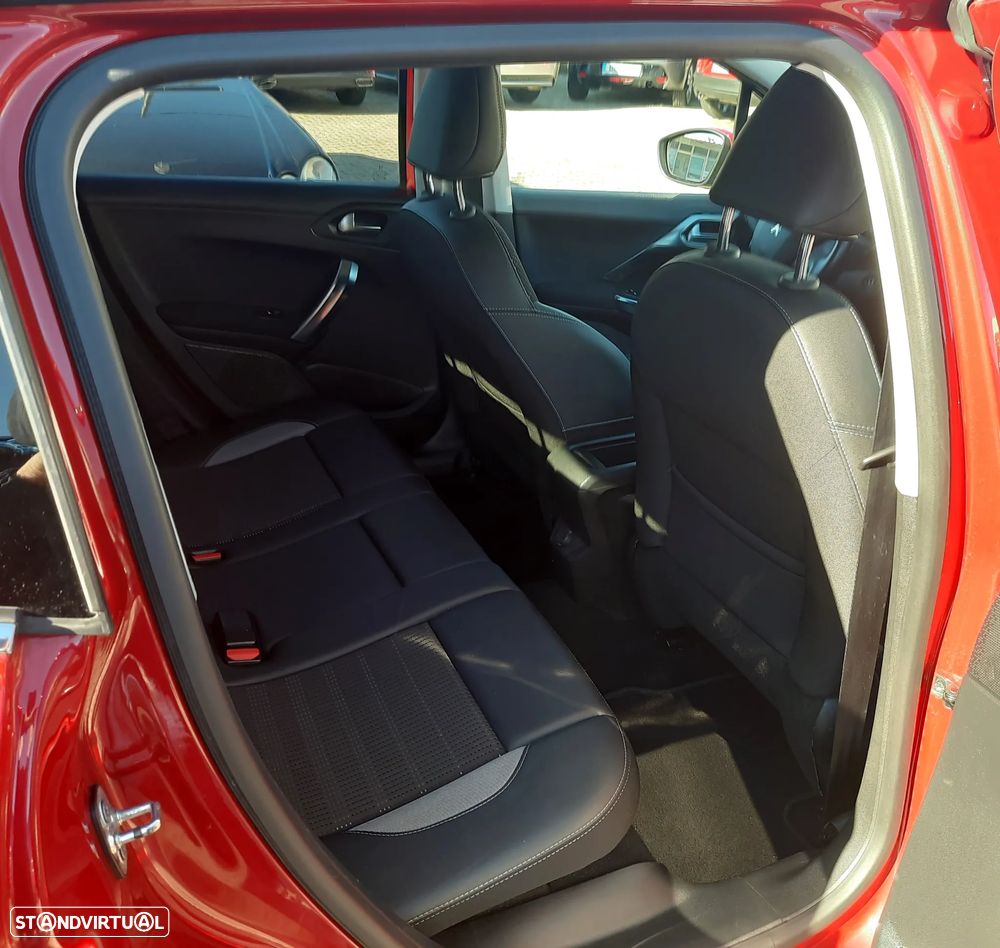 Peugeot 2008 1.2 PureTech Allure - 15