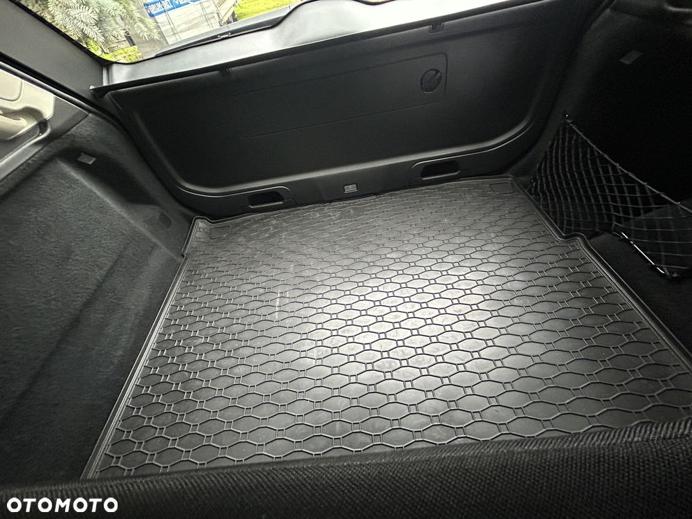 Volvo XC 60 B4 B Essential - 11