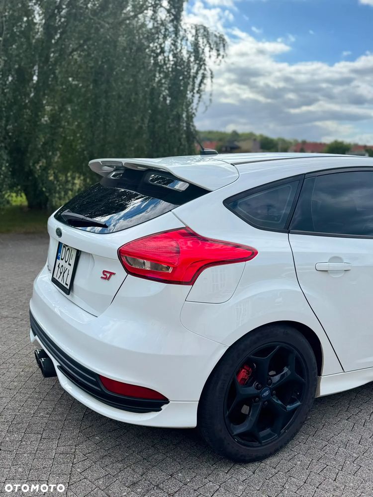Ford Focus 2.0 EcoBoost ST - 8