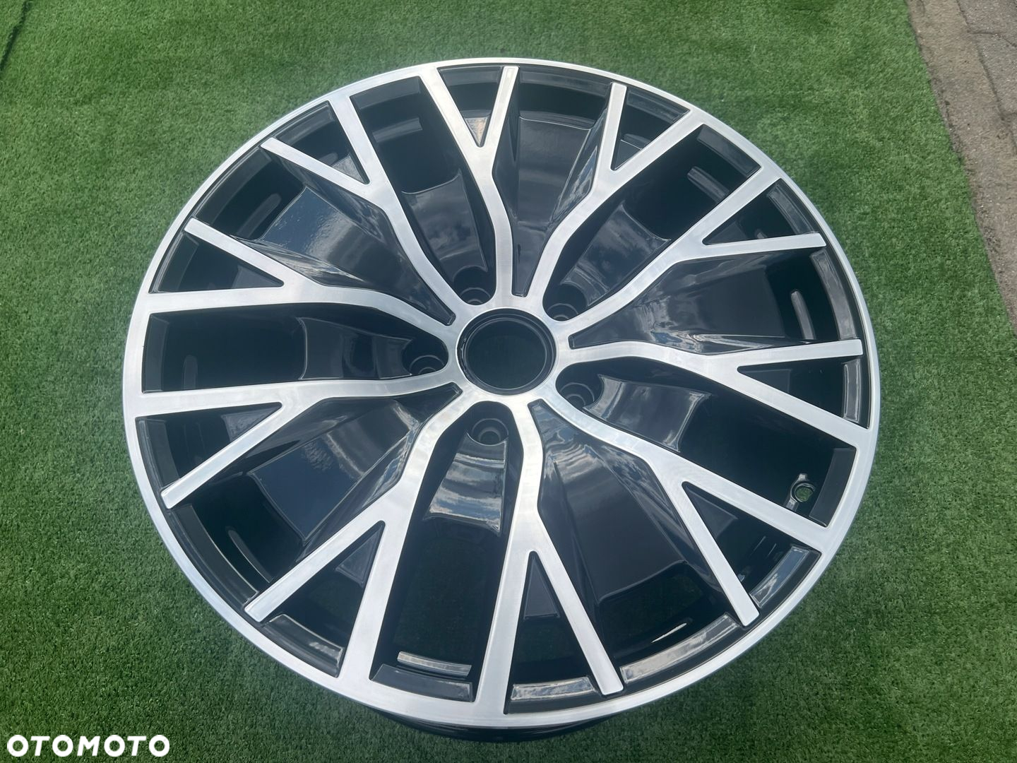 FELGA ALU ALUMINIOWA PORSCHE TAYCAN 9J1 21 ET60 TYLNA TYŁ IDEALNA - 2