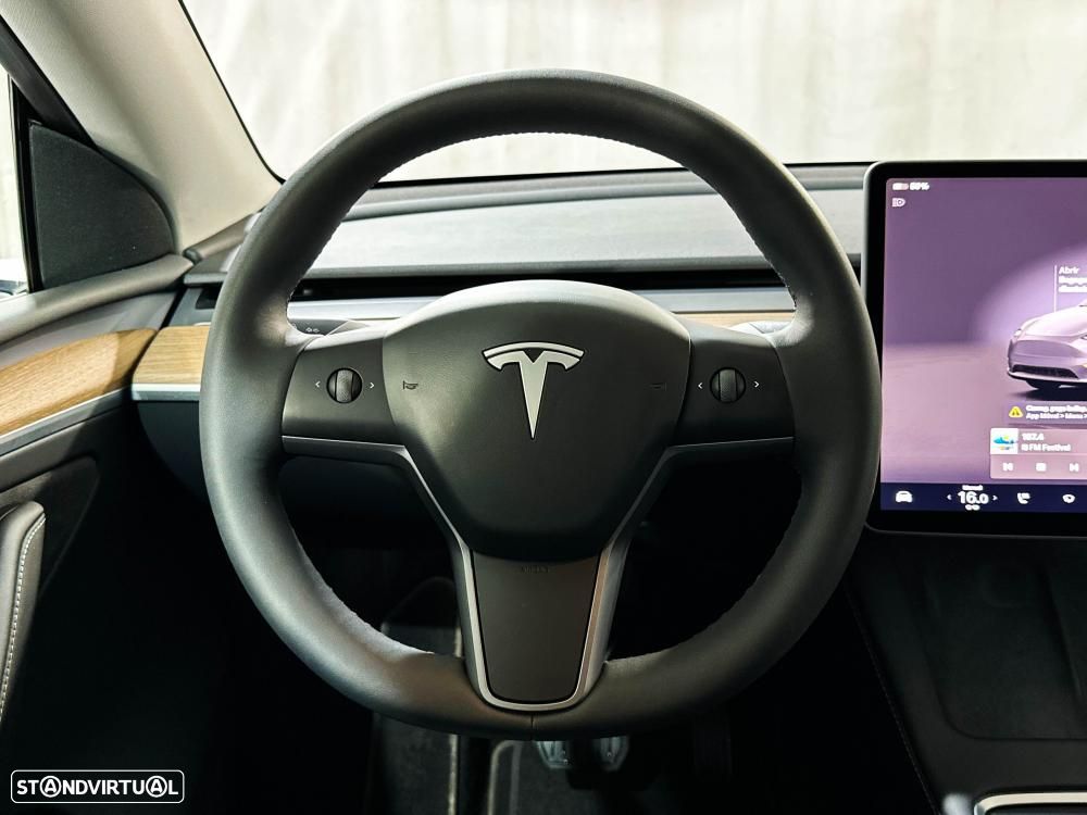 Tesla Model Y Long Range Dual Motor AWD - 21