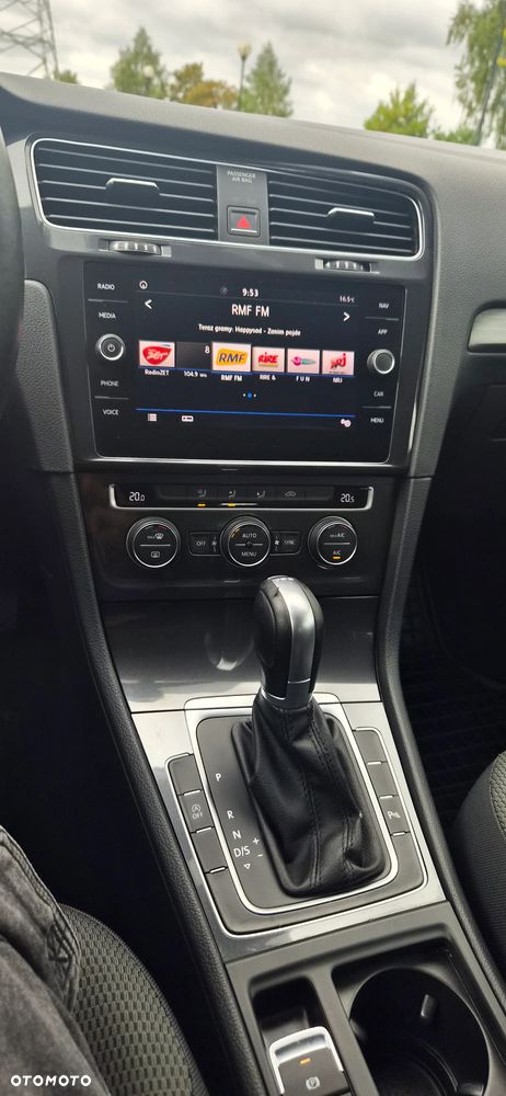 Volkswagen Golf - 24