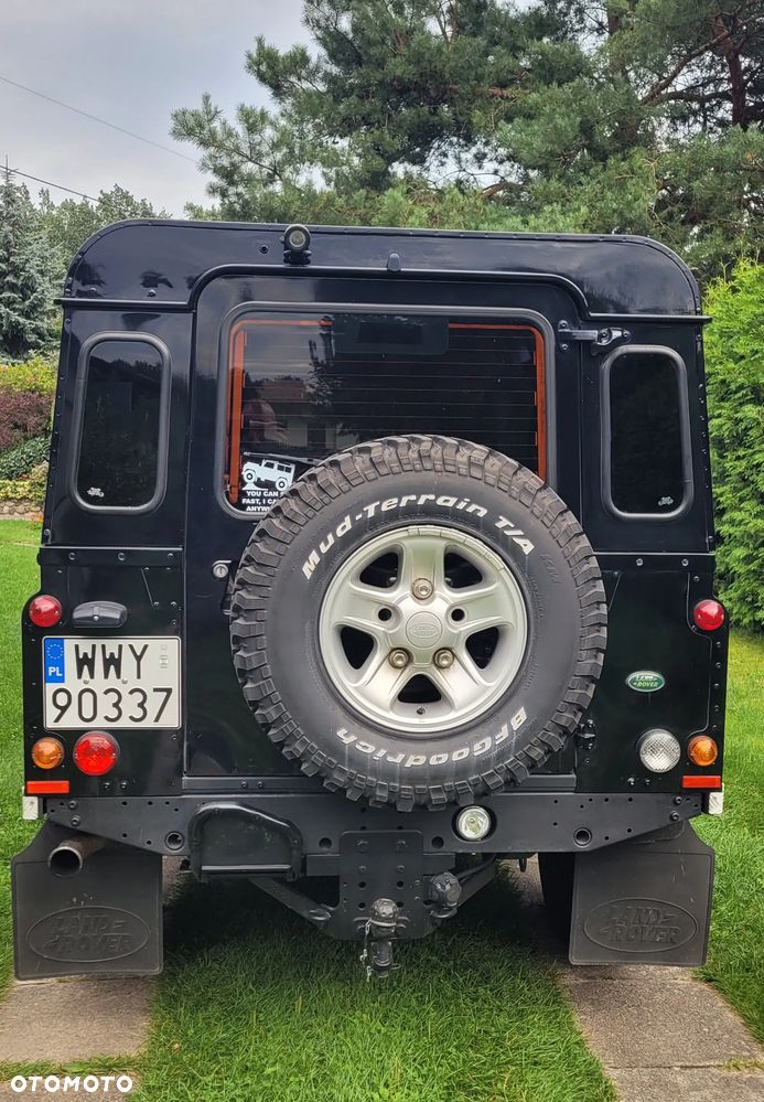 Land Rover Defender - 2