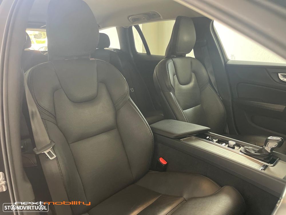 Volvo V60 Cross Country 2.0 D4 Polestar - 22