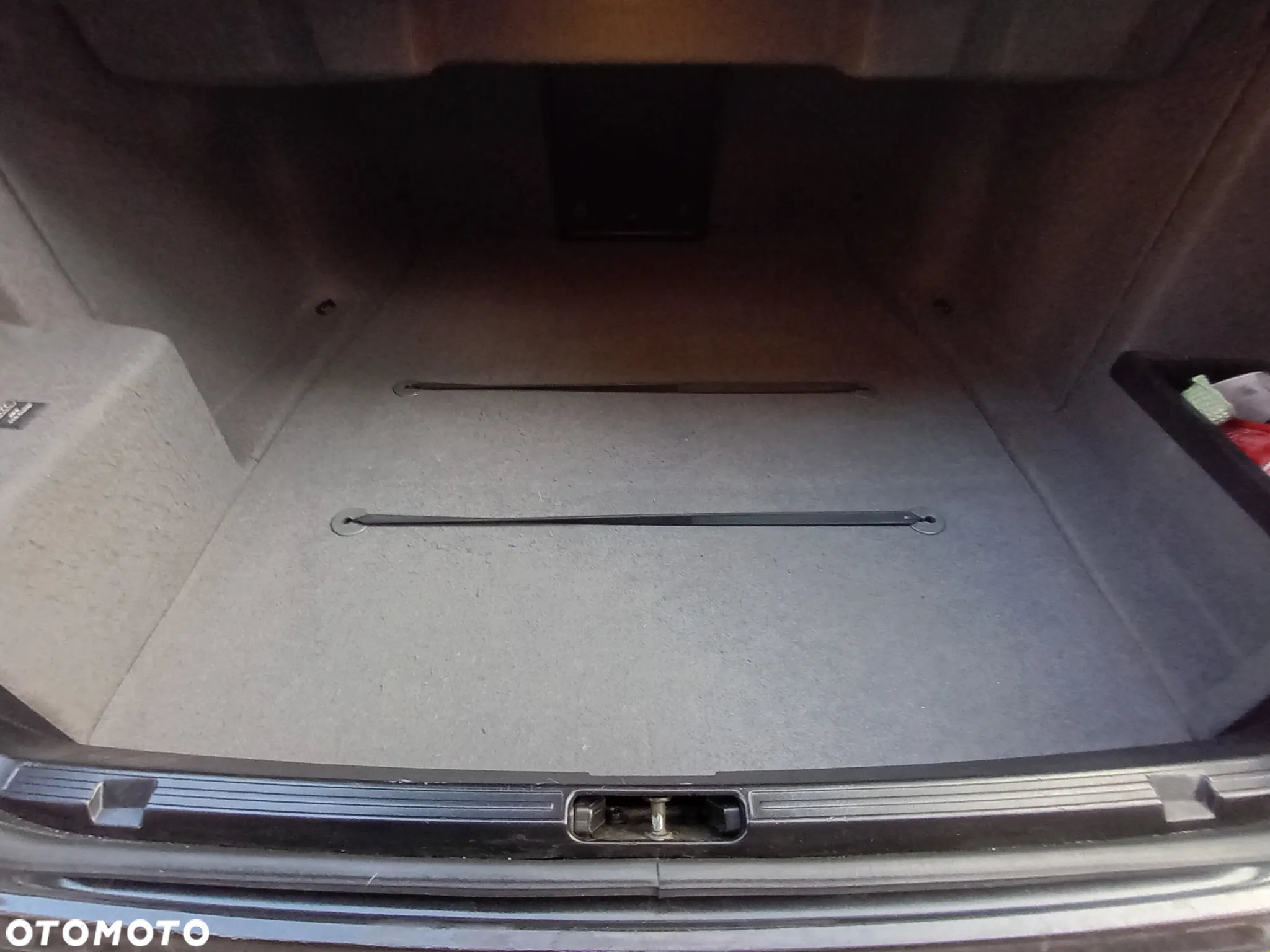 BMW Seria 5 528i - 12