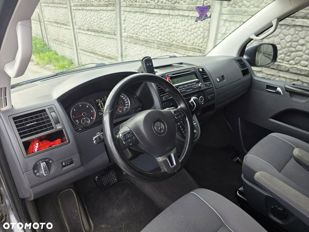 Volkswagen Multivan - 12