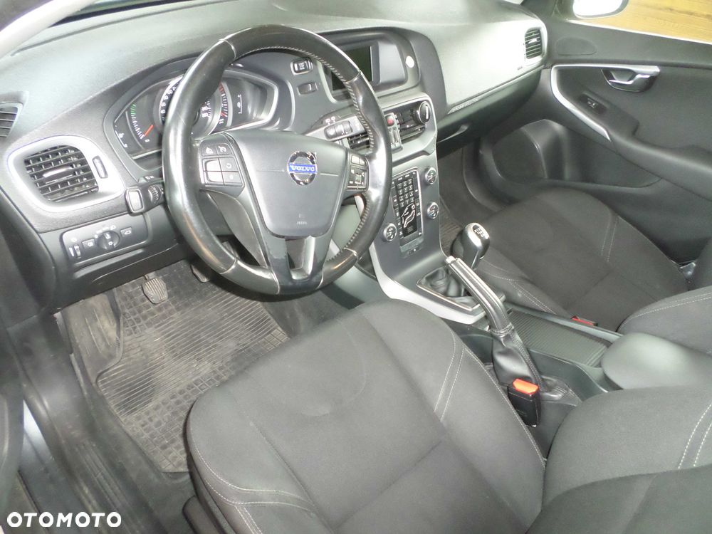 Volvo V40 Cross Country - 6