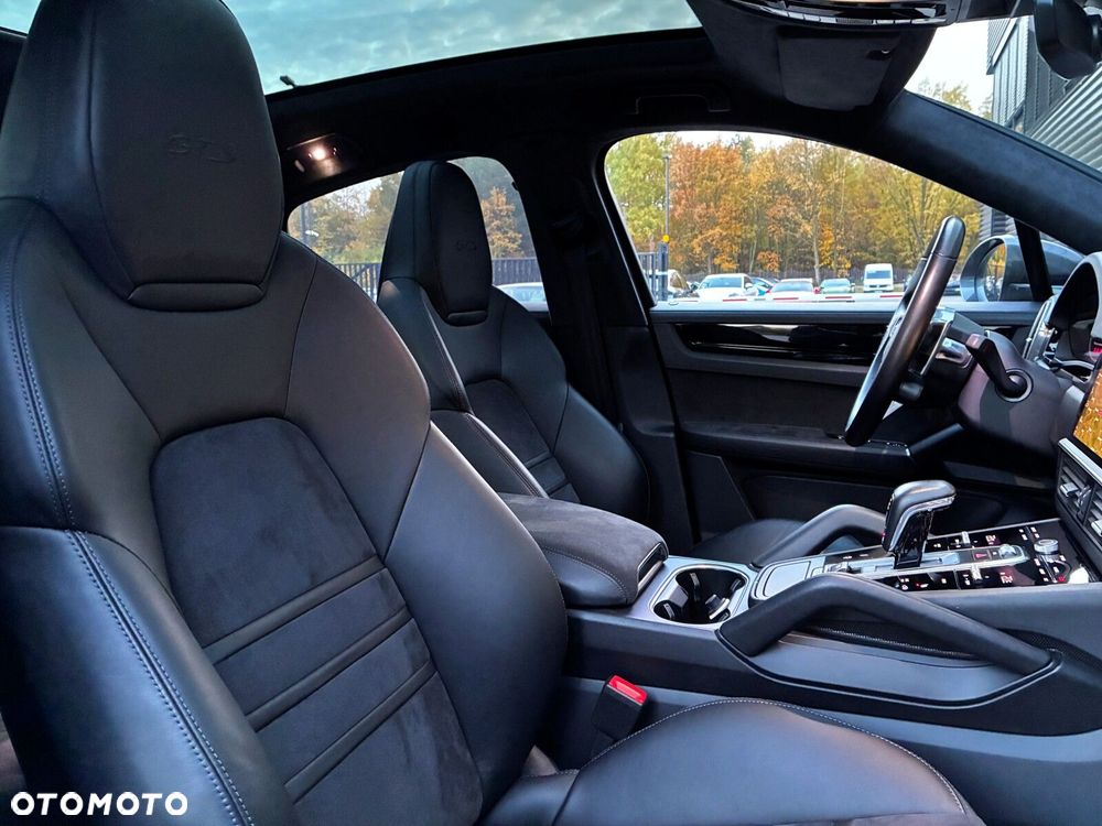 Porsche Cayenne - 40