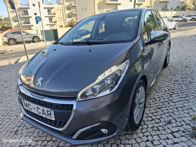 Peugeot 208 1.2 PureTech Signature - 4