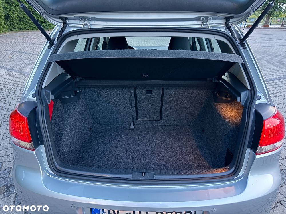 Volkswagen Golf 1.6 TDI Highline - 17