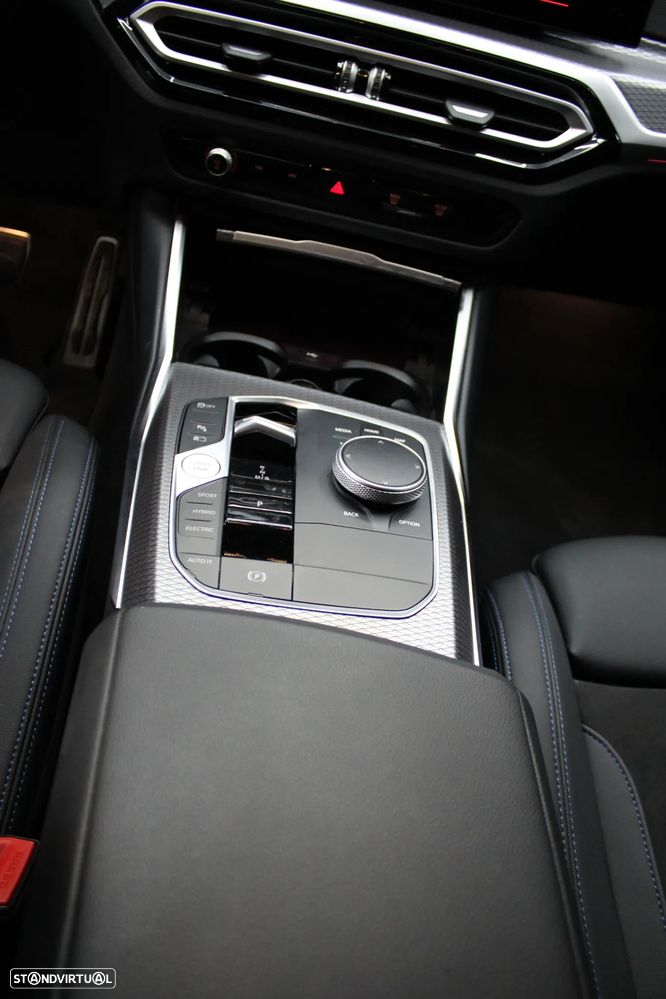 BMW 330 e Touring Pack M Auto - 10