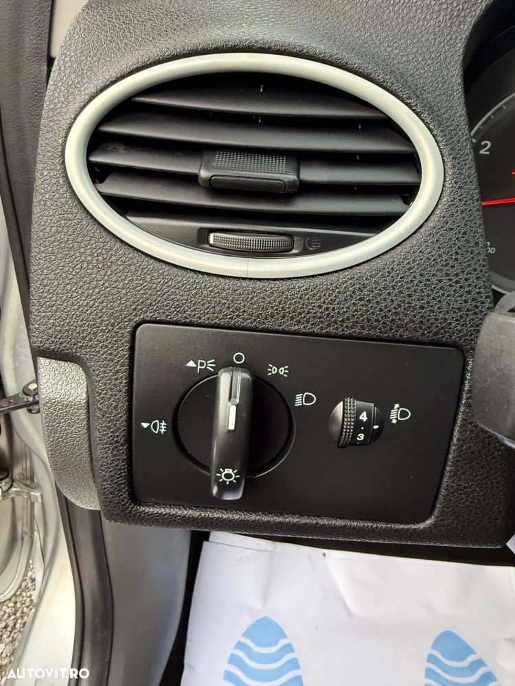 Ford Focus Turnier 1.6 16V Connection - 25