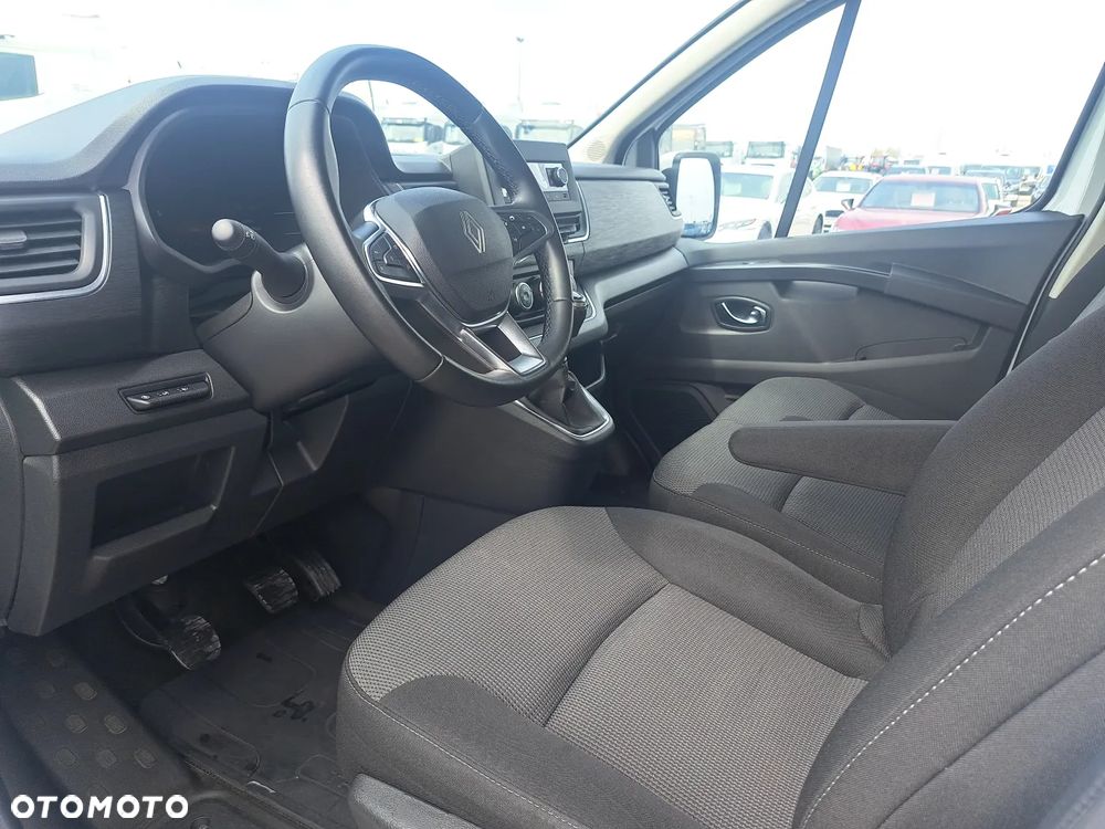 Renault Trafic - 11