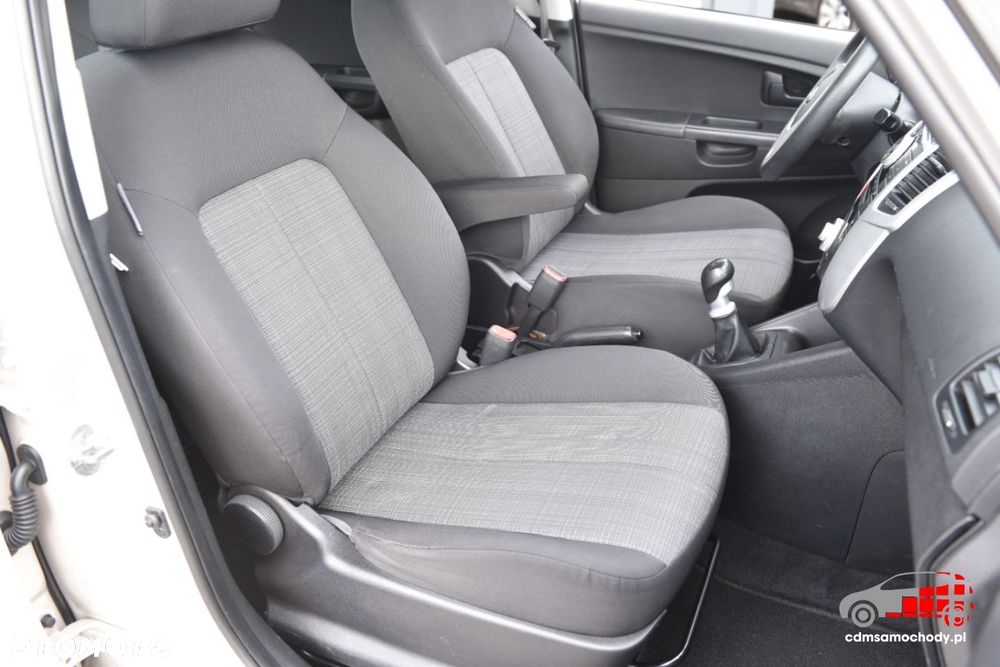 Kia Venga - 21