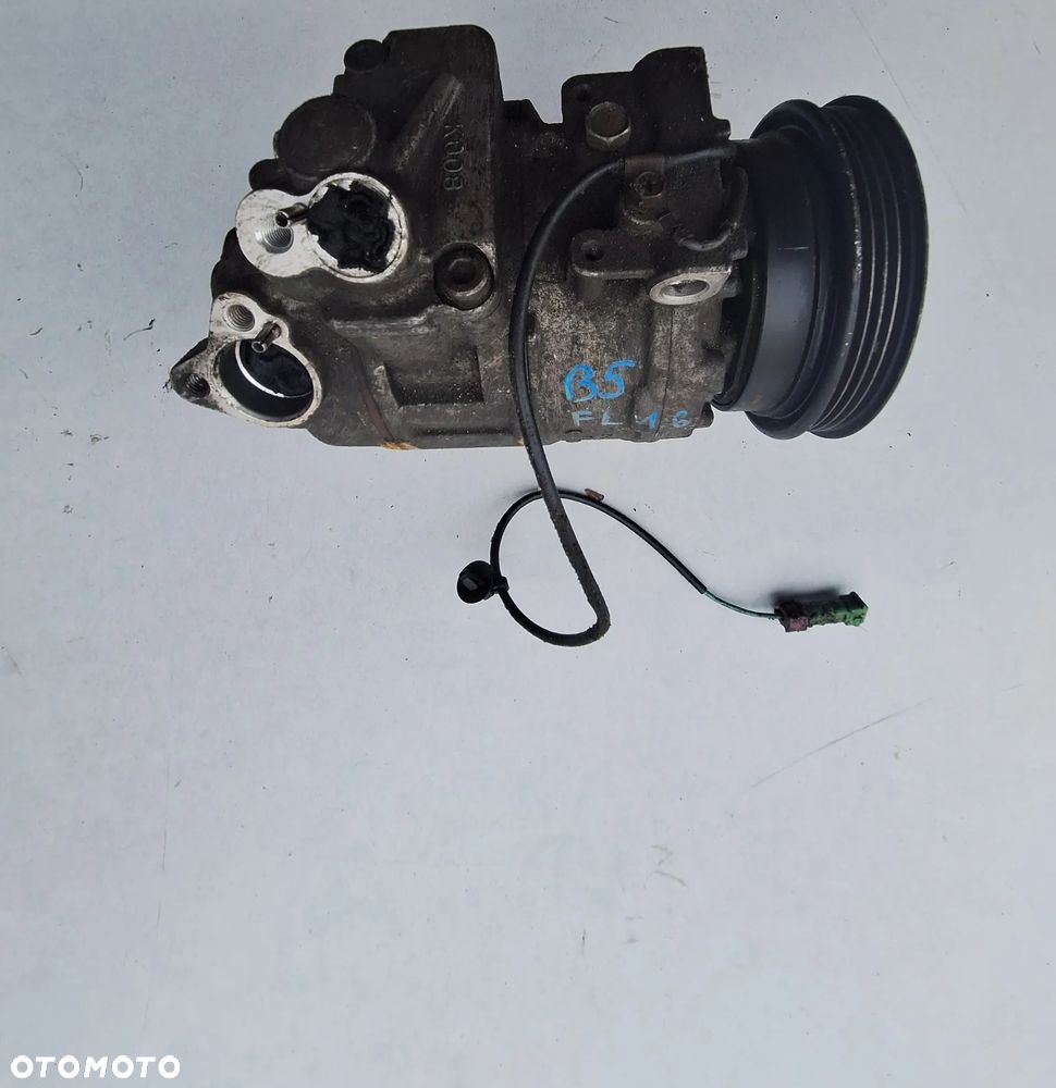 KOMPRESOR SPRĘŻARKA KLIMATYZACJI DENSO 8D0260808 VW PASSAT B5 FL - 4