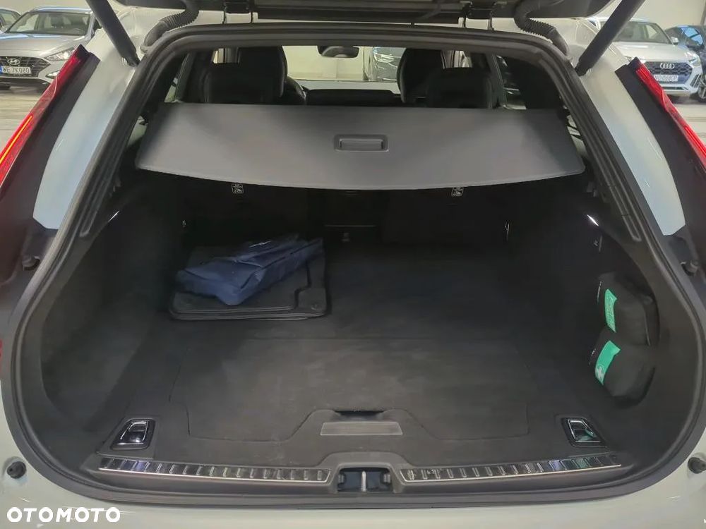 Volvo V90 D4 SCR R-Design - 17
