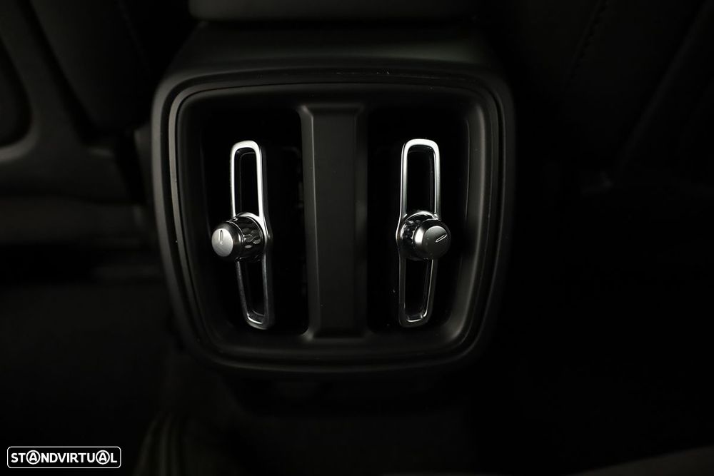 Volvo XC 40 1.5 T2 Plus Dark Auto - 22