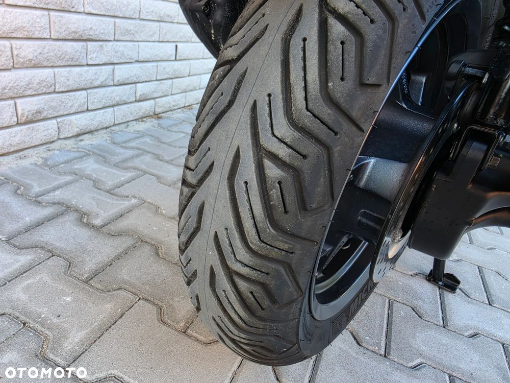 Yamaha X-max - 19