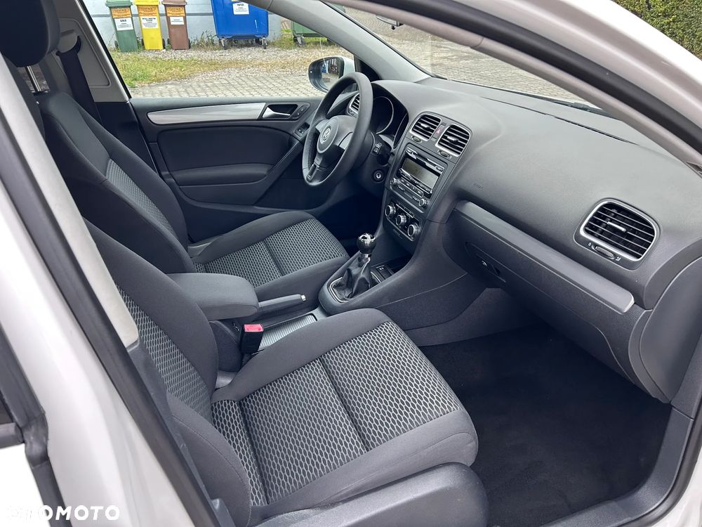 Volkswagen Golf - 10