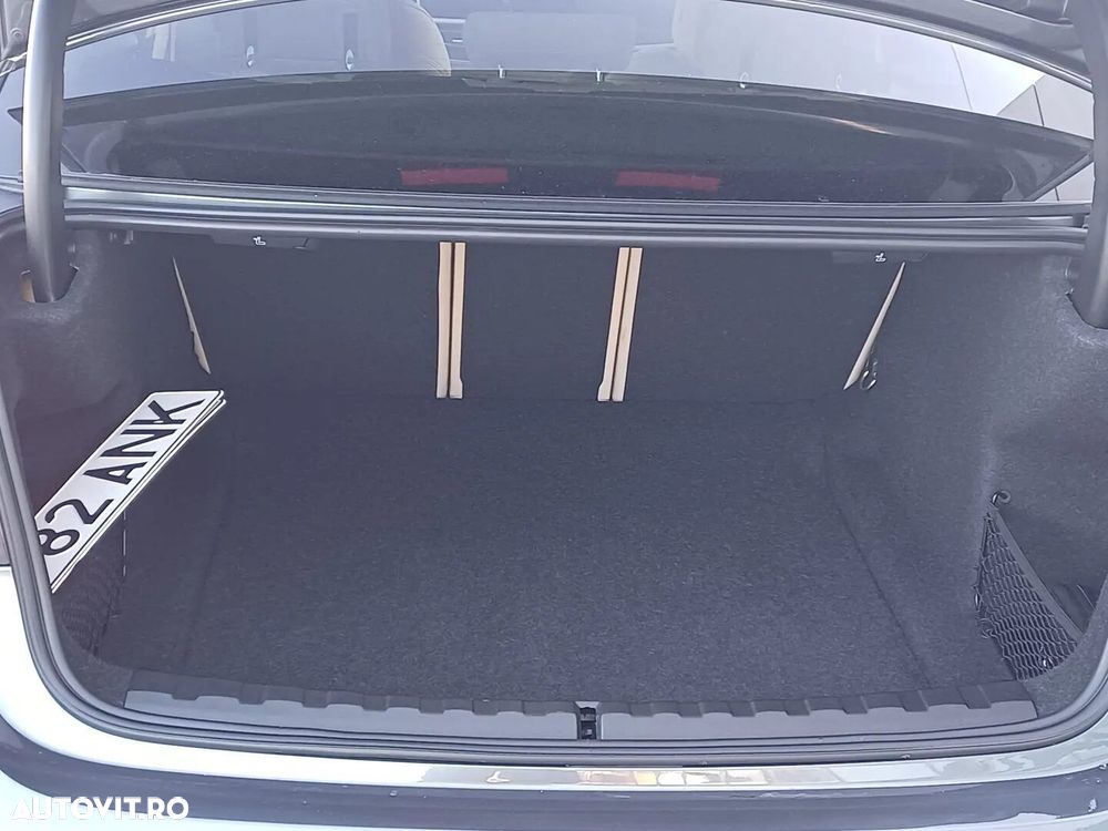 BMW Seria 3 320d xDrive AT Sport Line - 7