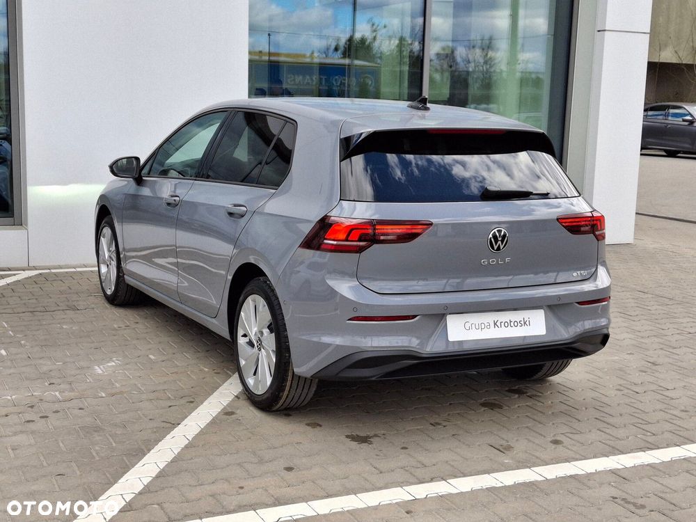 Volkswagen Golf - 5