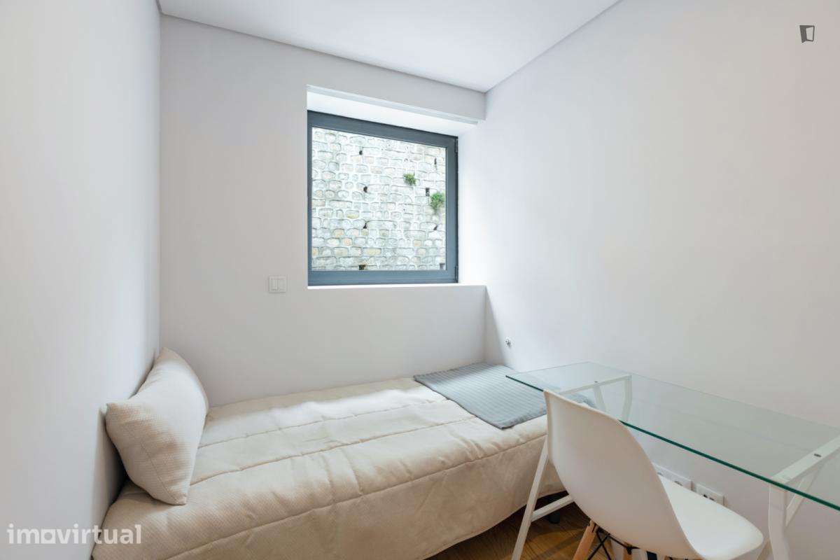 Quarto - localizado em Paranhos Porto - Grande imagem: 4/14