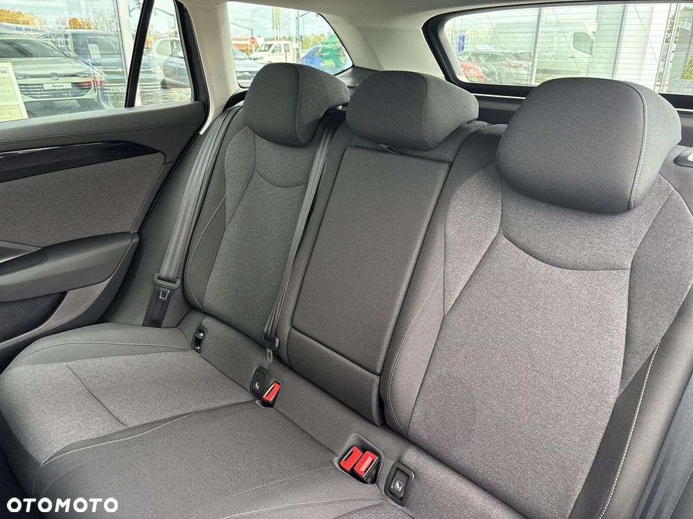 Volkswagen Passat - 18