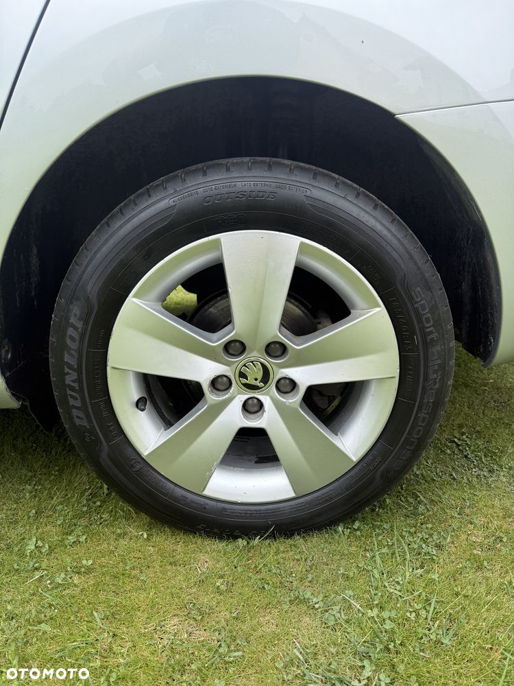 Skoda RAPID - 12
