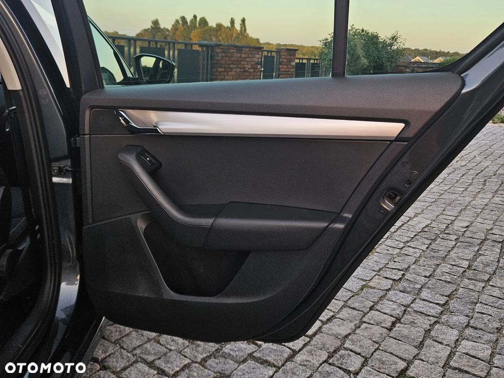 Skoda Octavia 1.4 TSI Ambition DSG - 21
