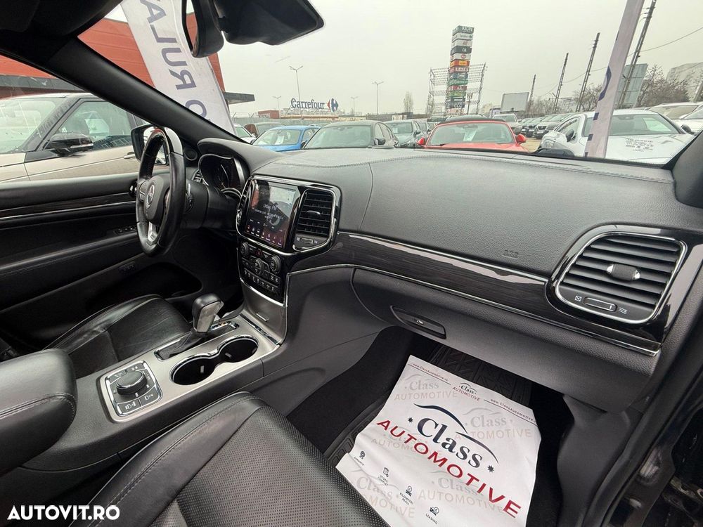 Jeep Grand Cherokee - 27