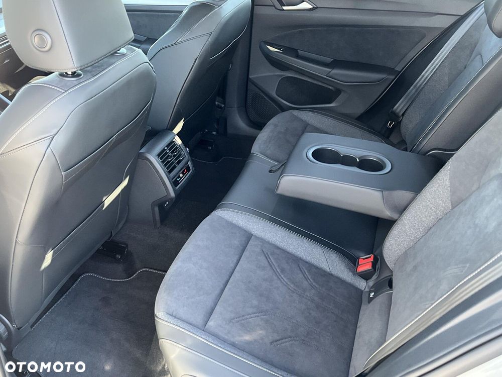 Volkswagen Golf - 23