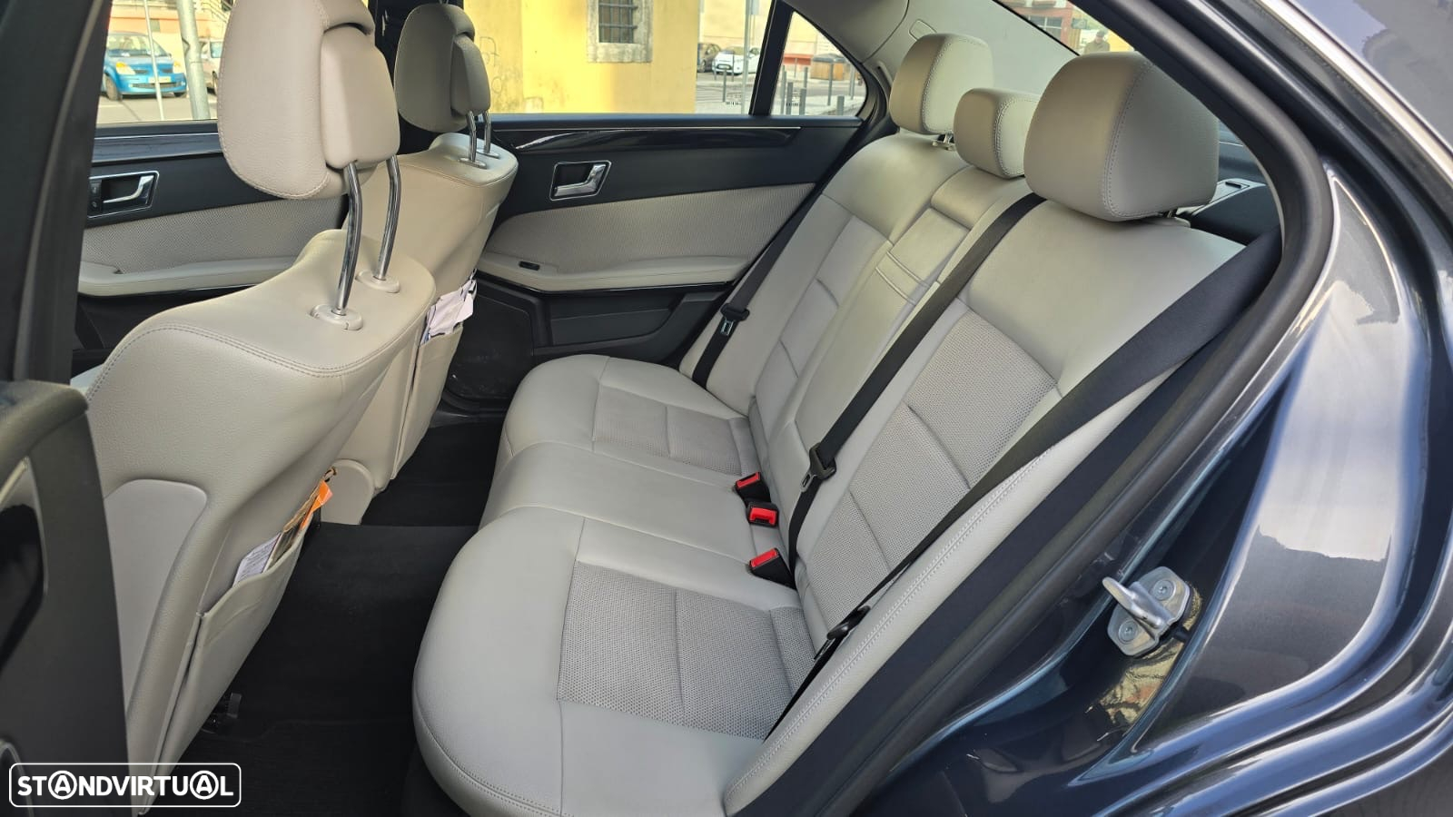 Mercedes-Benz E 250 CDi Avantgarde BlueEfficiency Auto. - 4