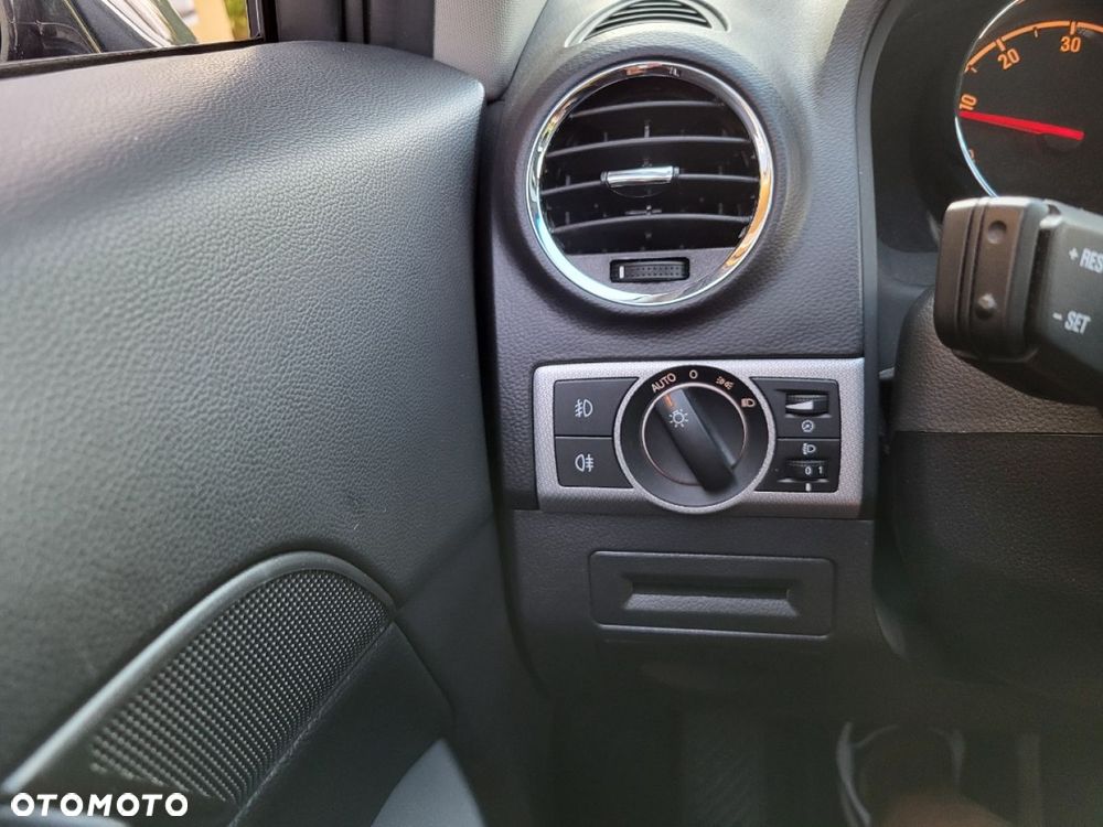 Opel Antara - 32