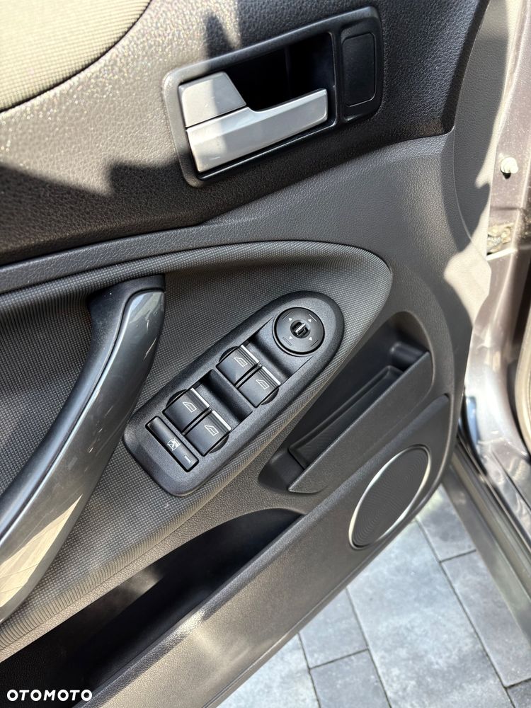 Ford Kuga 2.0 TDCi Titanium - 30